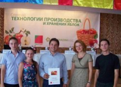 З координатором програми Смарт Фреш у Східній Європі Кшиштофом Вожняком (у центрі)